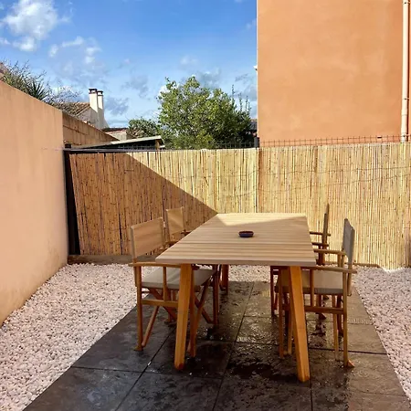 House With Jacuzzi Spa, Wifi, 2 Bedrooms Milhaud