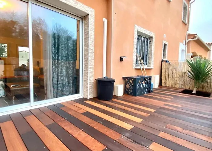 House With Jacuzzi Spa, Wifi, 2 Bedrooms Milhaud